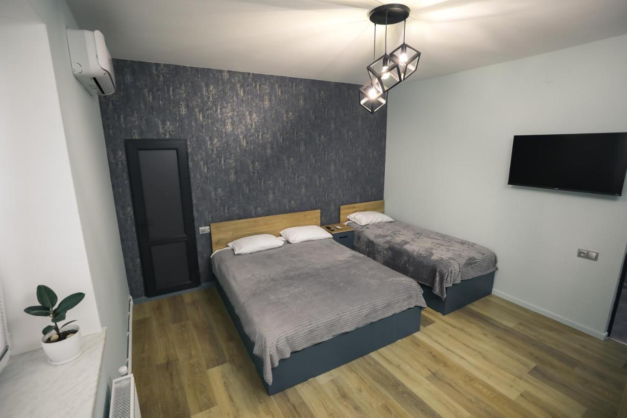 Am Hotel Jerevan Buitenkant foto