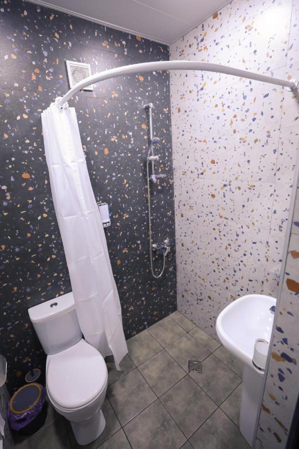 Am Hotel Jerevan Buitenkant foto