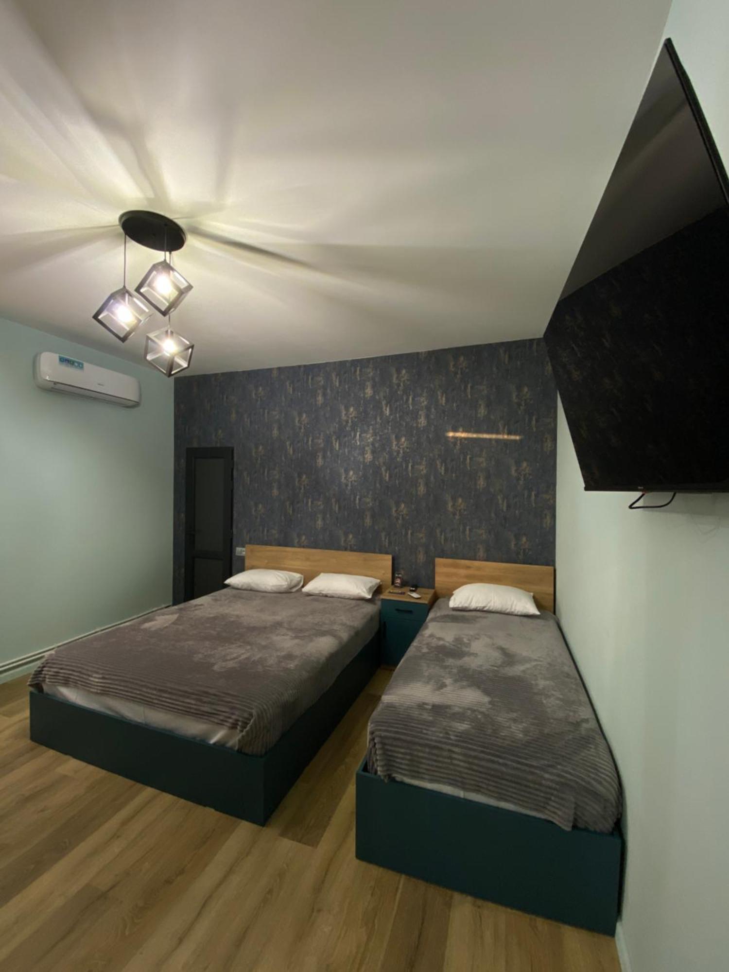 Am Hotel Jerevan Buitenkant foto